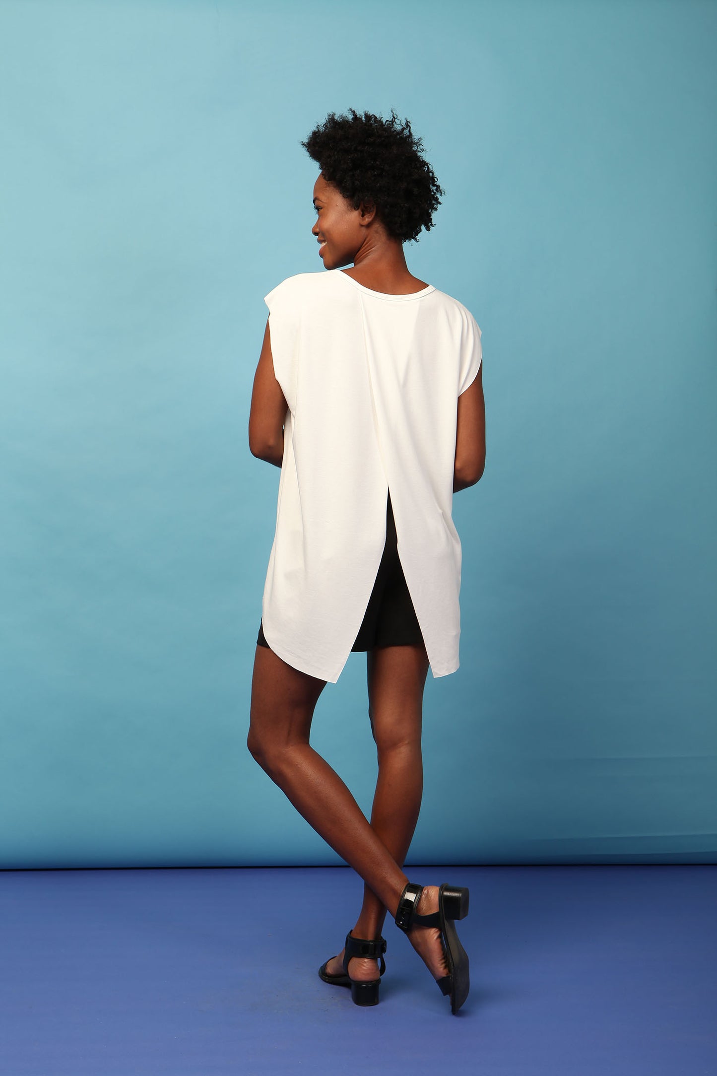 Cindy + Johnny Stay Comfy Short Sleeve Top