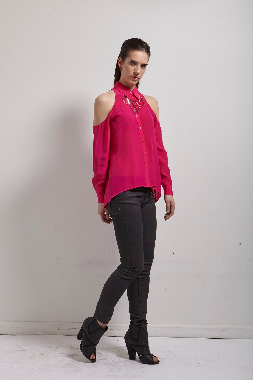 Singer Top