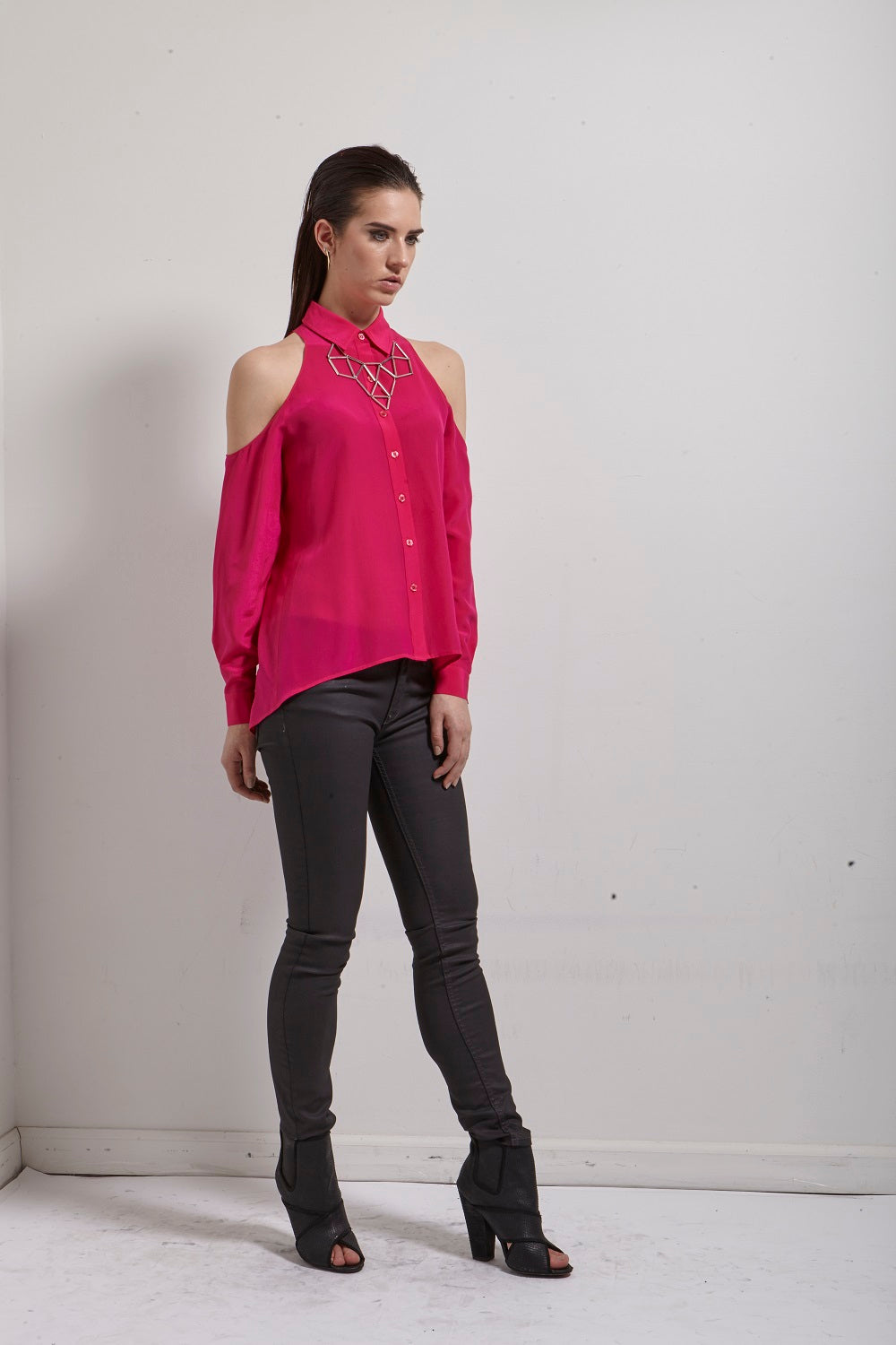 Singer Top