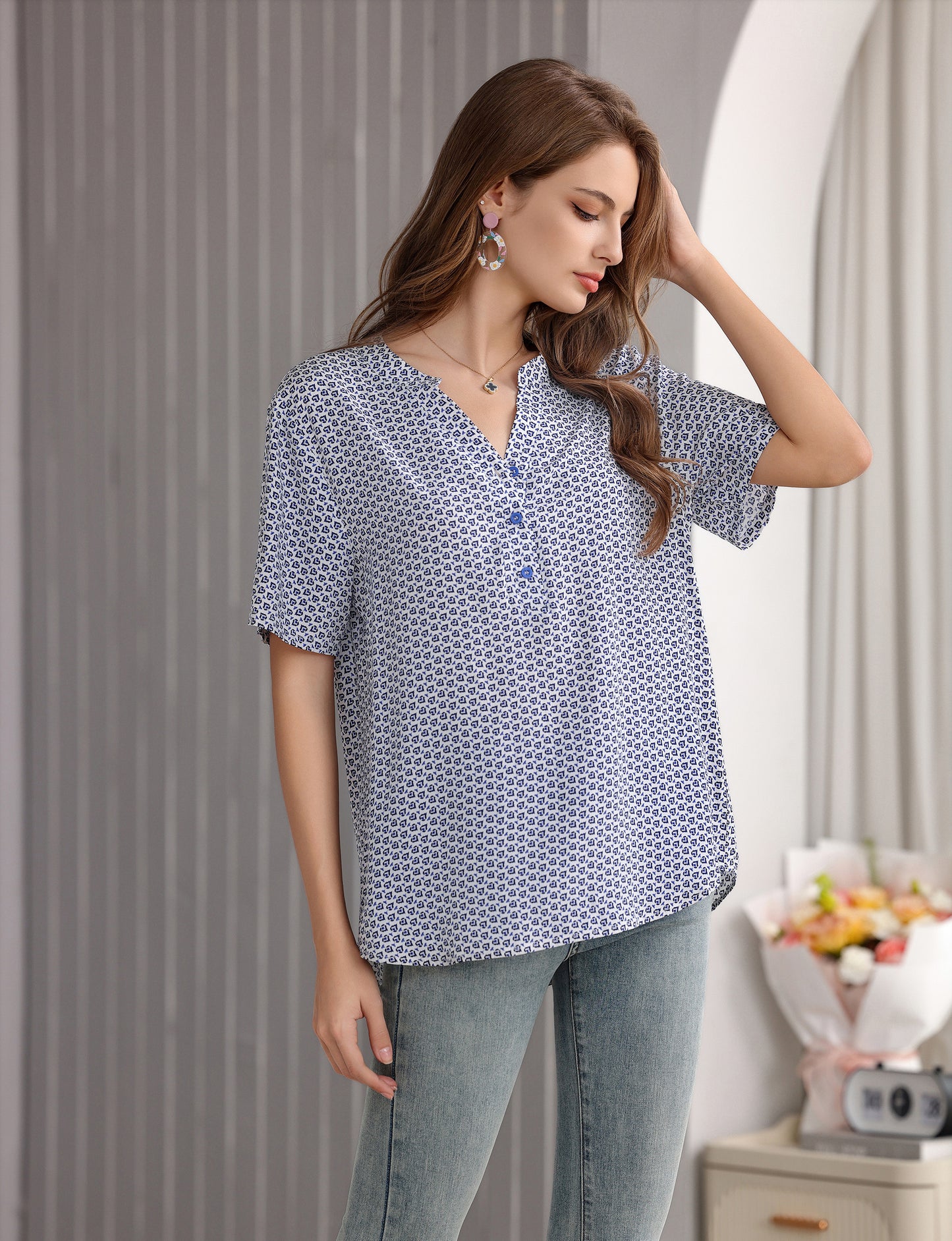 Women's Heart Print Short-Sleeve Pullover Top with V-Neck Mandarin Collar