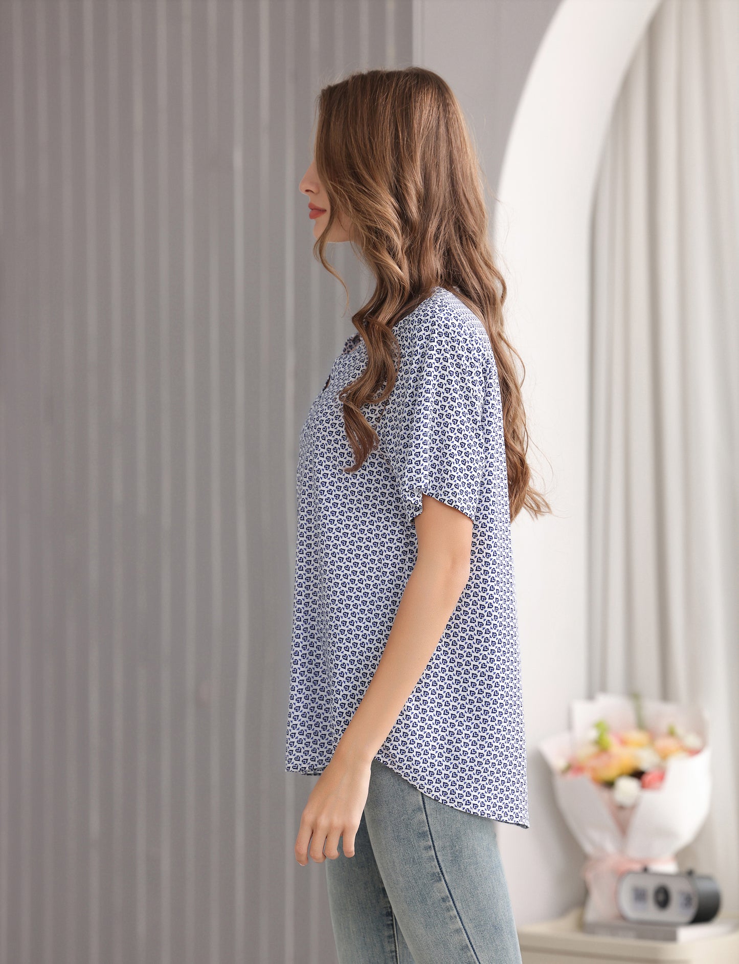 Women's Heart Print Short-Sleeve Pullover Top with V-Neck Mandarin Collar