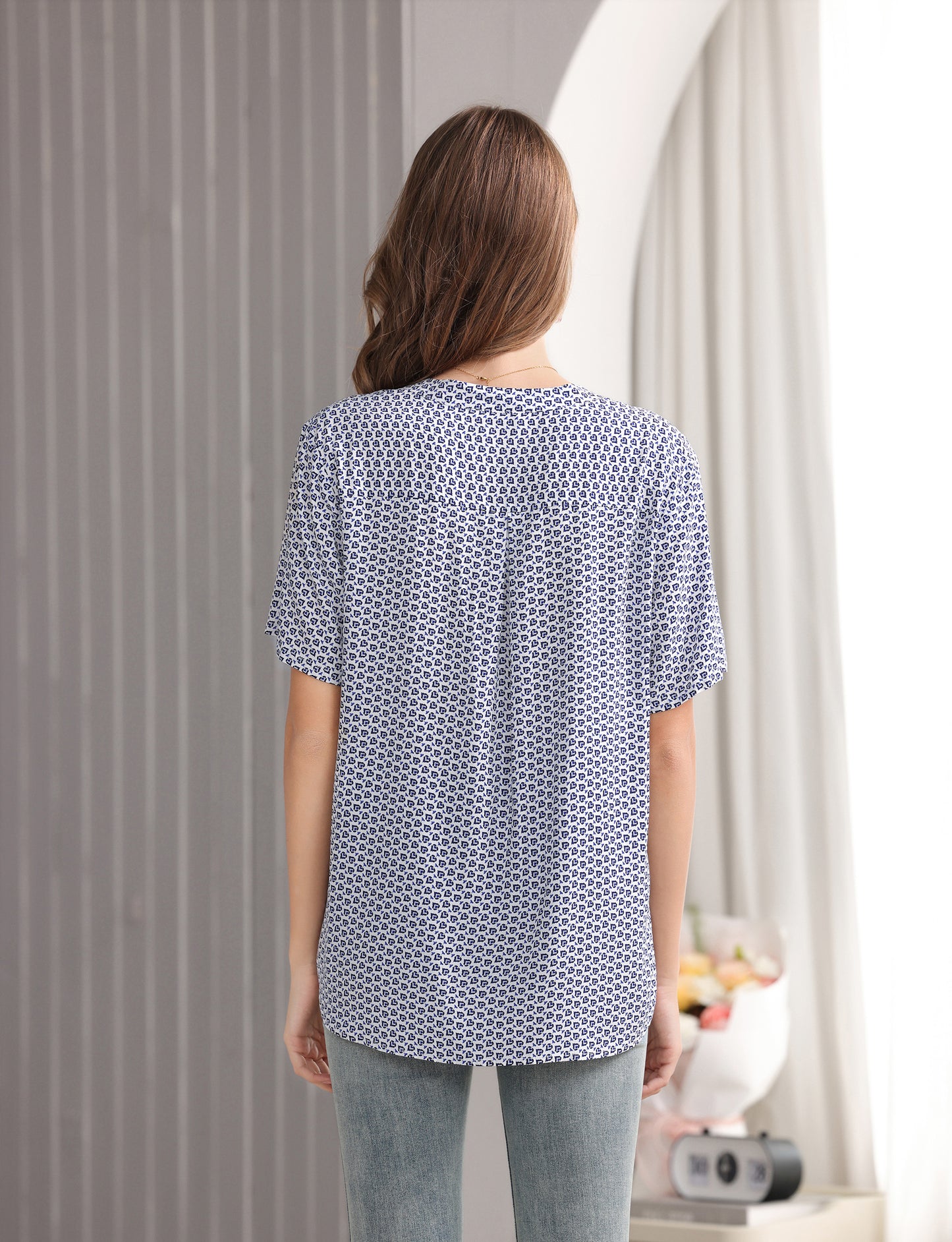 Women's Heart Print Short-Sleeve Pullover Top with V-Neck Mandarin Collar