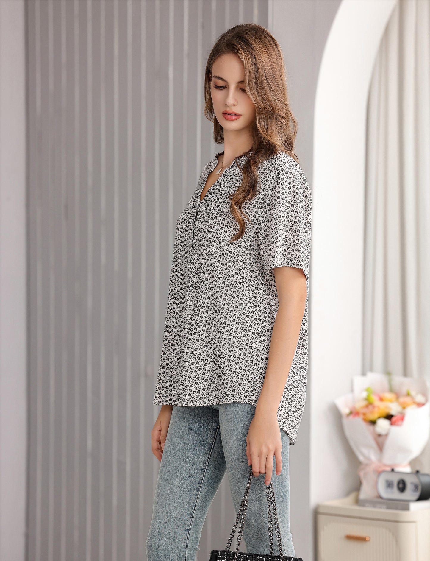 Women's Heart Print Short-Sleeve Pullover Top with V-Neck Mandarin Collar