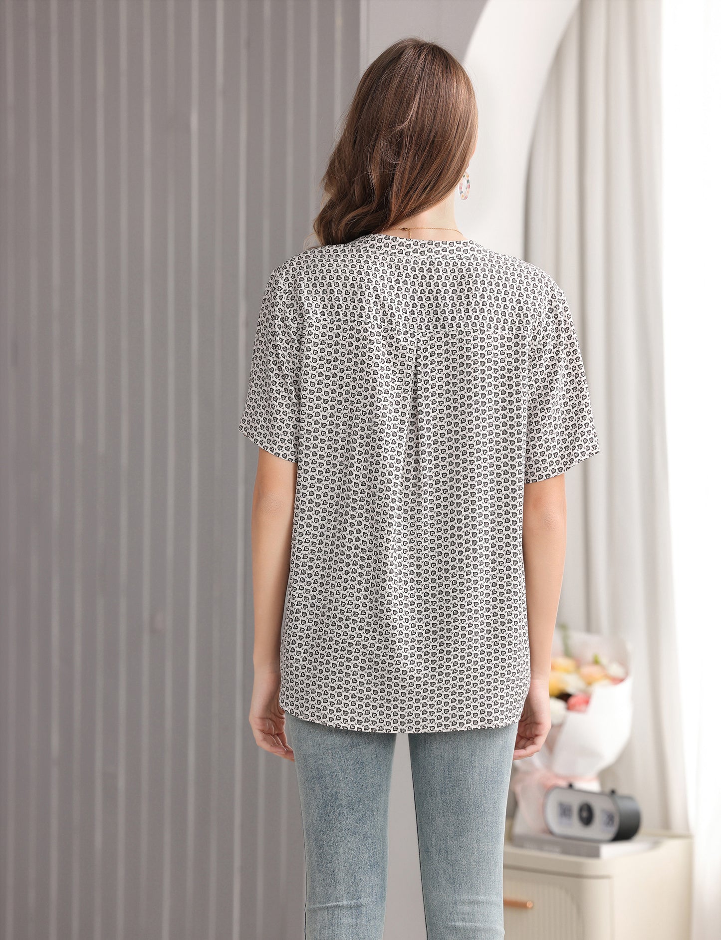Women's Heart Print Short-Sleeve Pullover Top with V-Neck Mandarin Collar