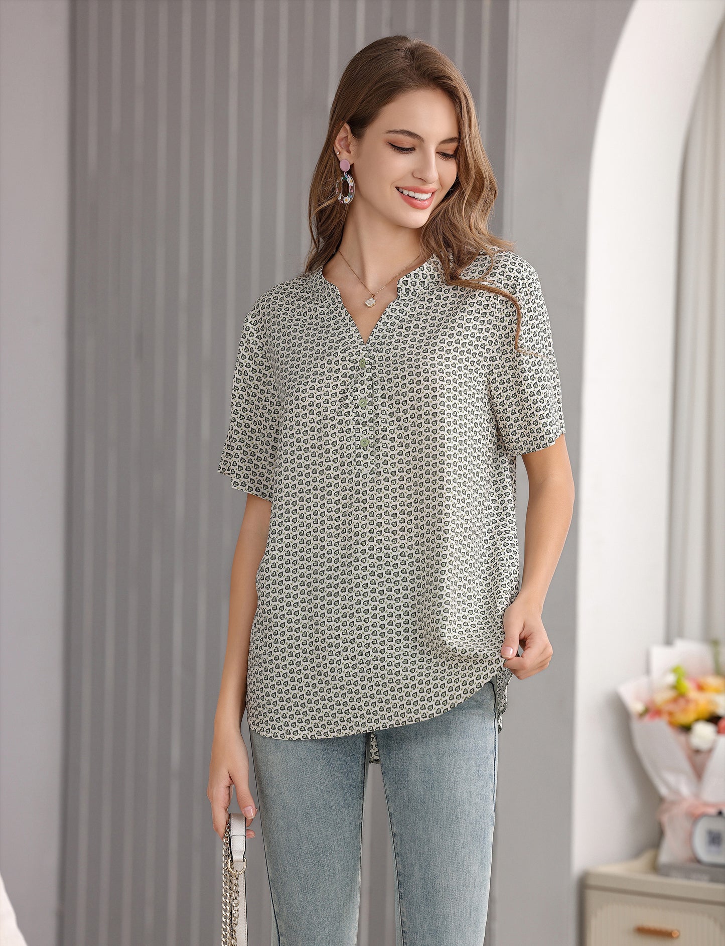 Women's Heart Print Short-Sleeve Pullover Top with V-Neck Mandarin Collar