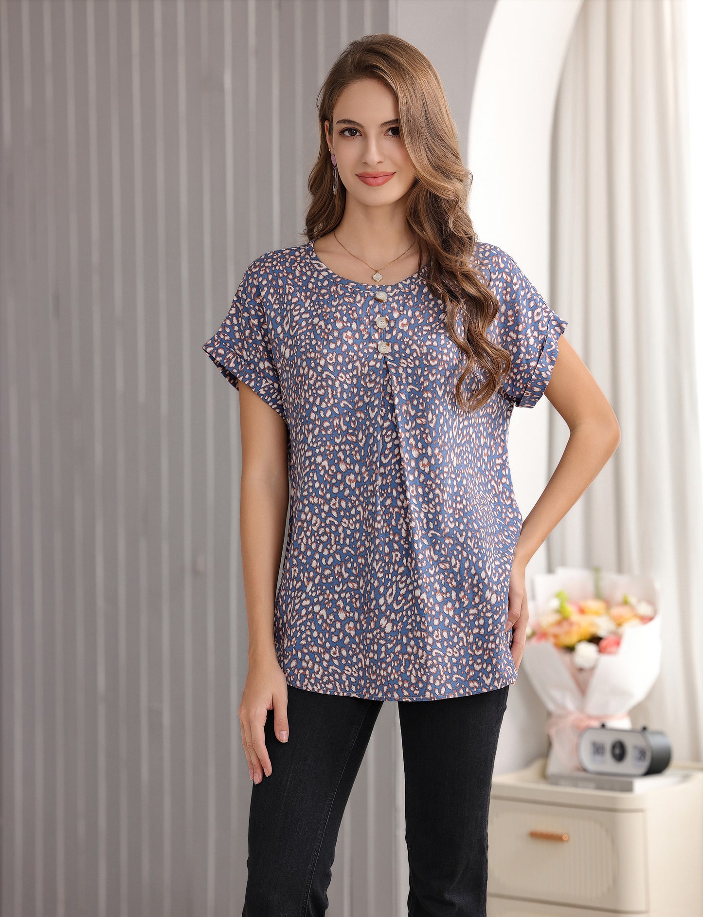 Women's Short-Sleeve Tunic Top with Distinctive Leopard Print
