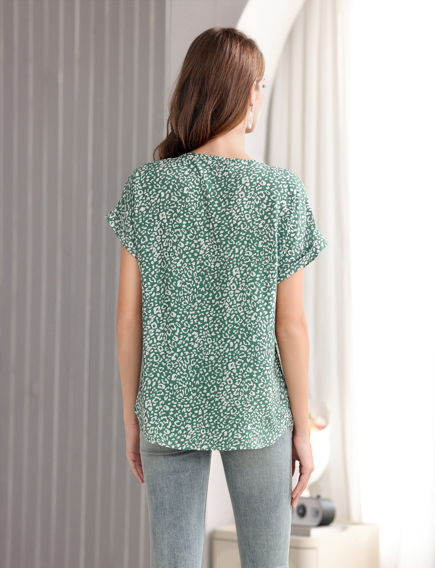 Women's Short-Sleeve Tunic Top with Distinctive Leopard Print