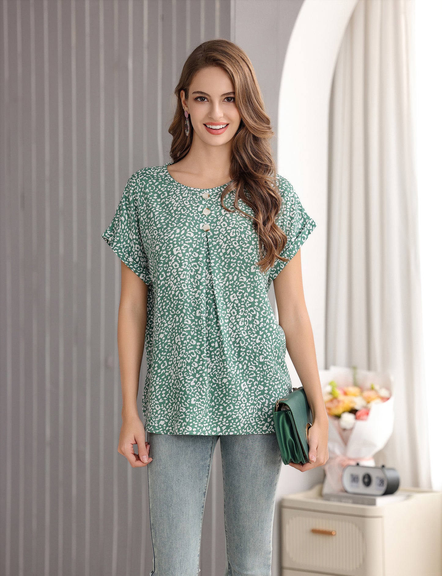 Women's Short-Sleeve Tunic Top with Distinctive Leopard Print